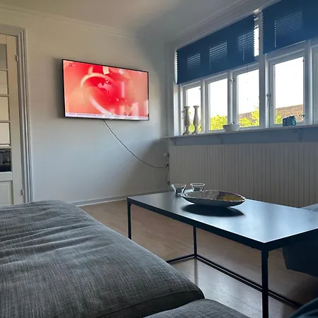 Nyhed - Stor Lys 6-10 Gaester Apartment Allingåbro